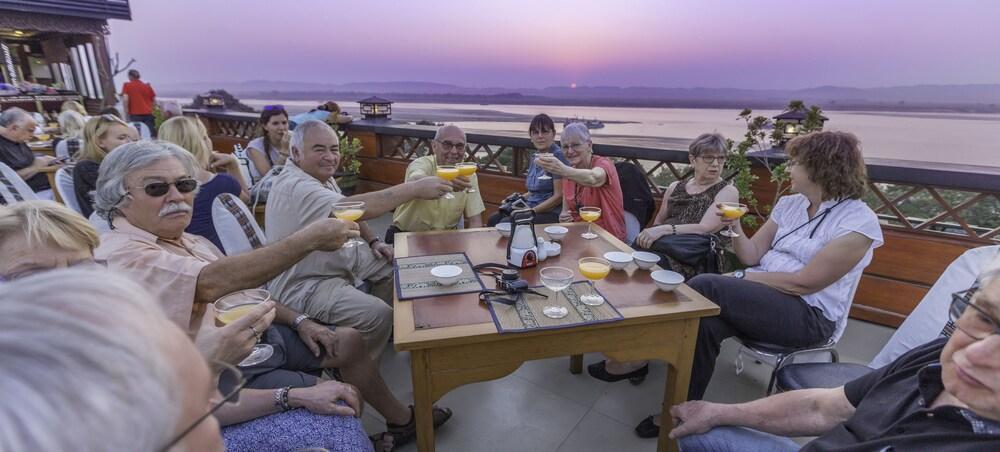 Ayarwaddy River View Hotel Mandalaj Kültér fotó