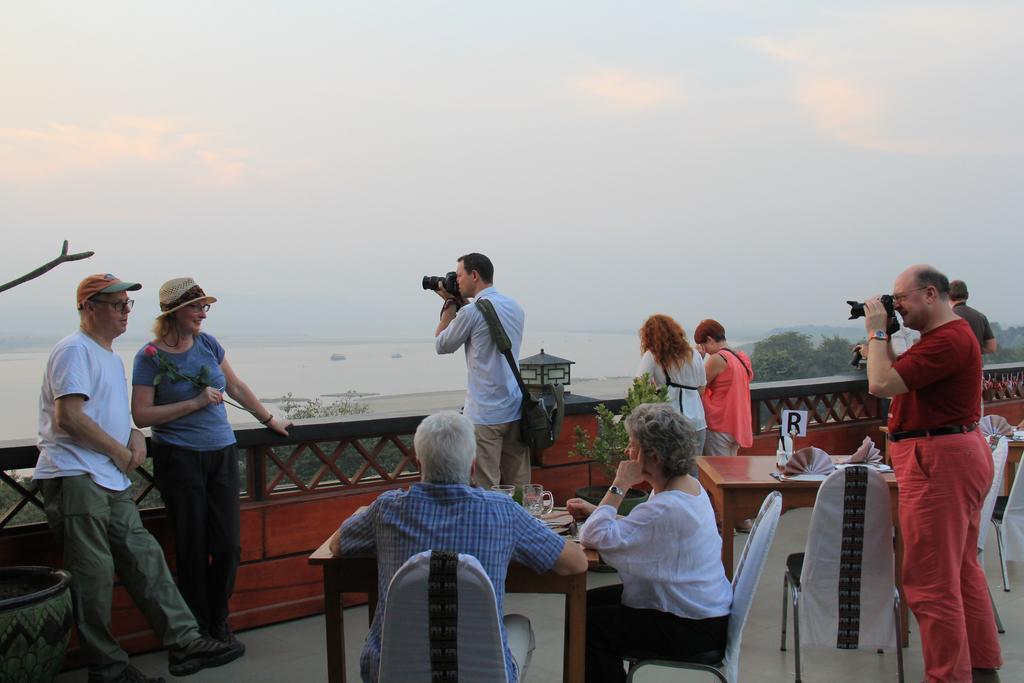 Ayarwaddy River View Hotel Mandalaj Kültér fotó