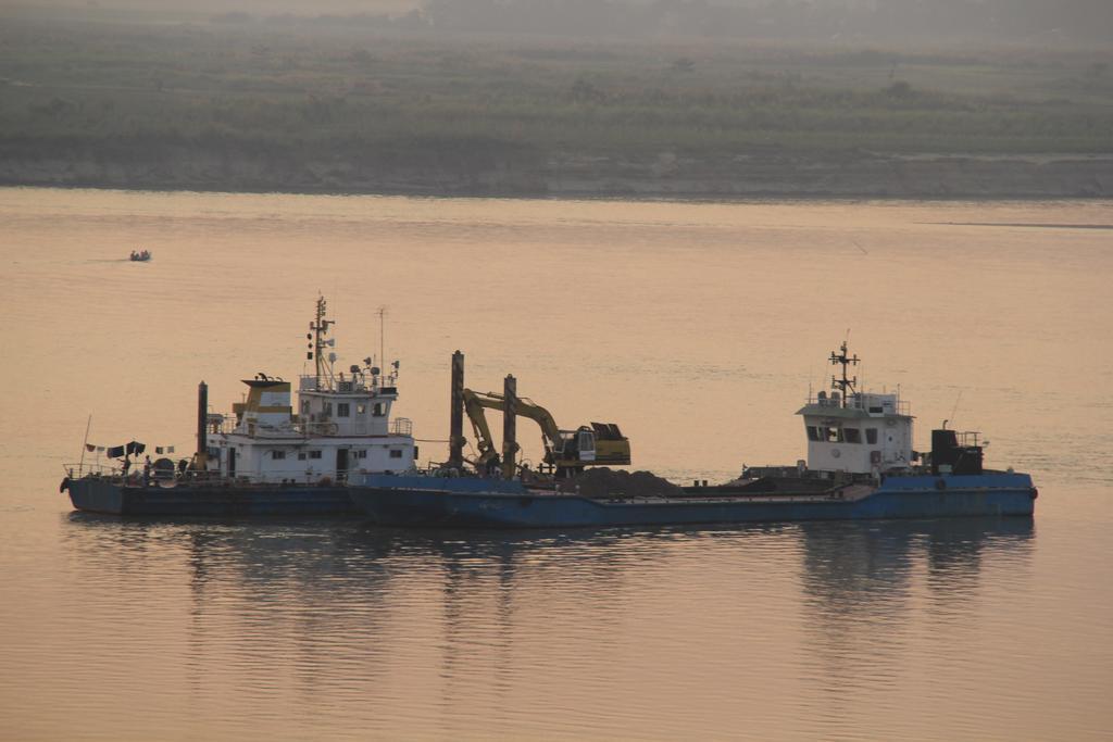 Ayarwaddy River View Hotel Mandalaj Kültér fotó