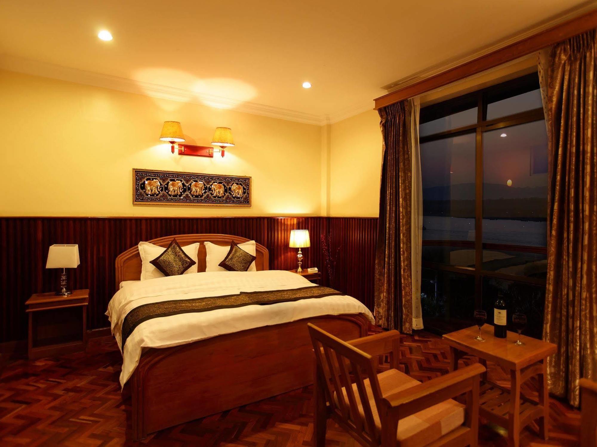Ayarwaddy River View Hotel Mandalaj Kültér fotó