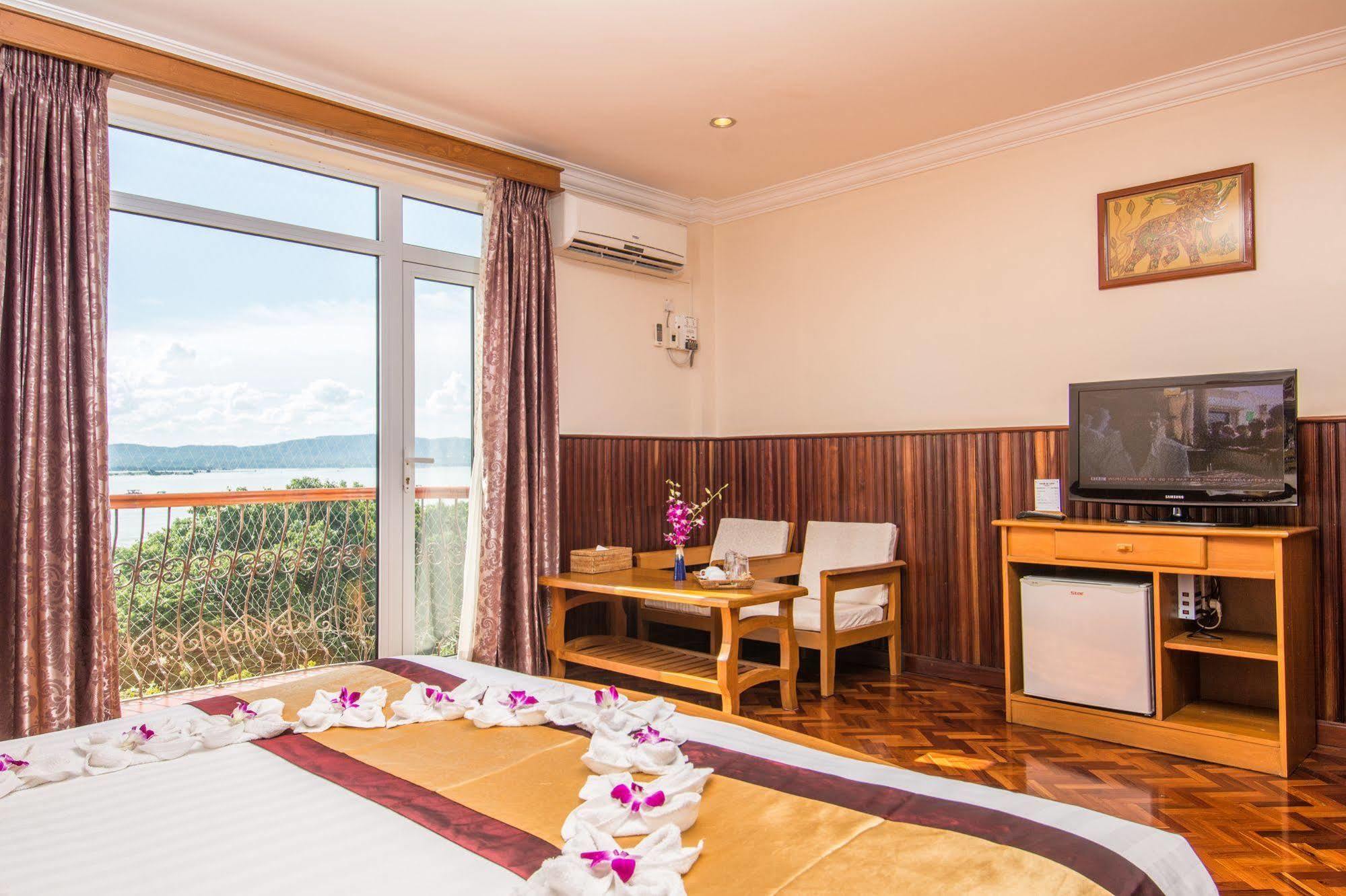 Ayarwaddy River View Hotel Mandalaj Kültér fotó