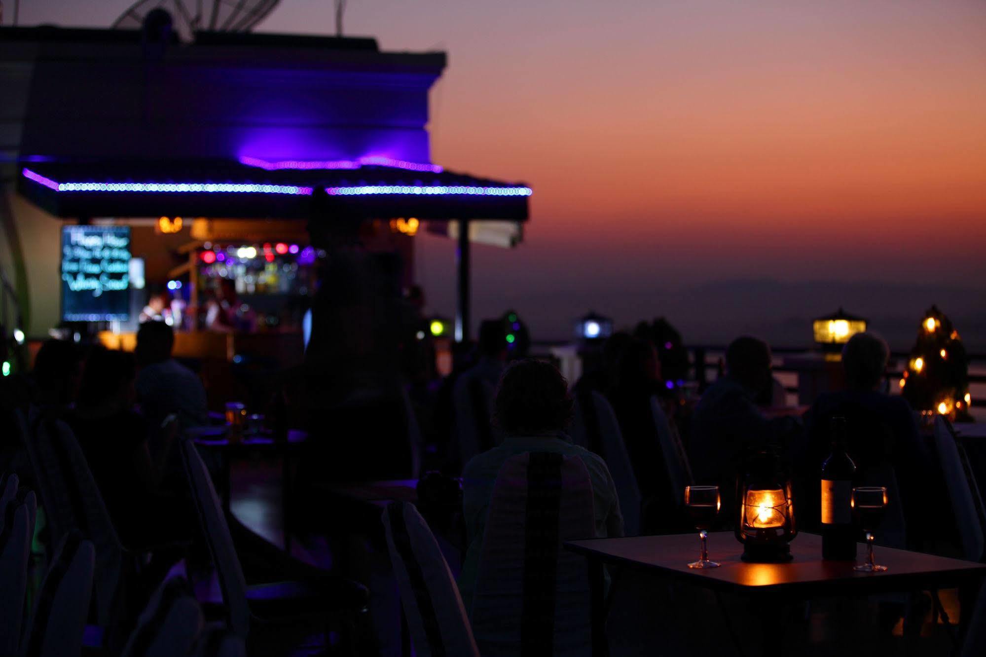 Ayarwaddy River View Hotel Mandalaj Kültér fotó